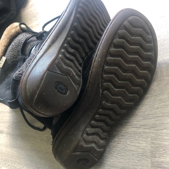 UGG Torrey Leather/Sheepskin/Knit Tall Winter Boot - Picture 5 of 7